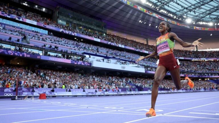 faith-kipyegon-s-historic-sub-four-mile-attempt-in-paris