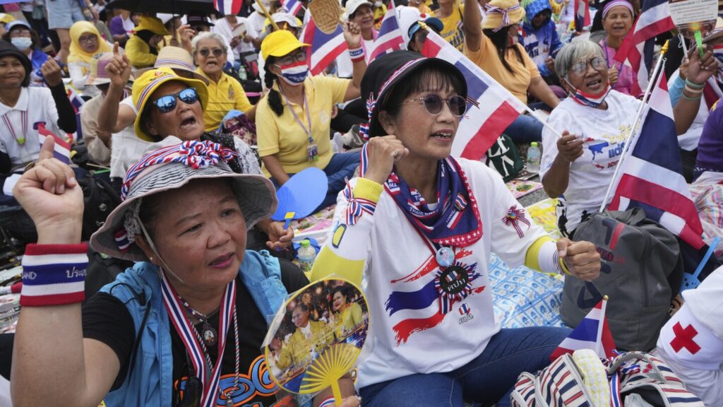 protesters-demand-thai-pm-s-resignation-over-cambodia-call
