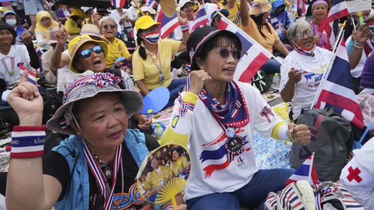 protesters-demand-thai-pm-s-resignation-over-cambodia-call