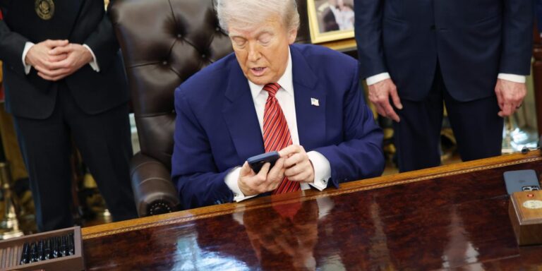 trump-smartphone-faces-chinese-manufacturing-and-tariff-challenges