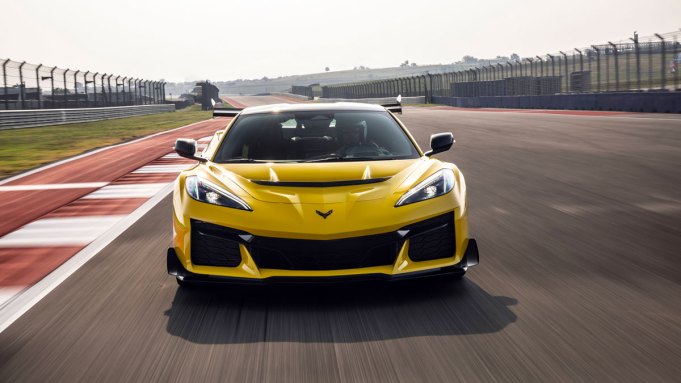 2025-corvette-zr1-redefines-performance-and-value-in-the-supercar-arena