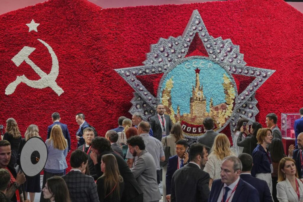 russian-economy-faces-imminent-recession-warns-economy-minister