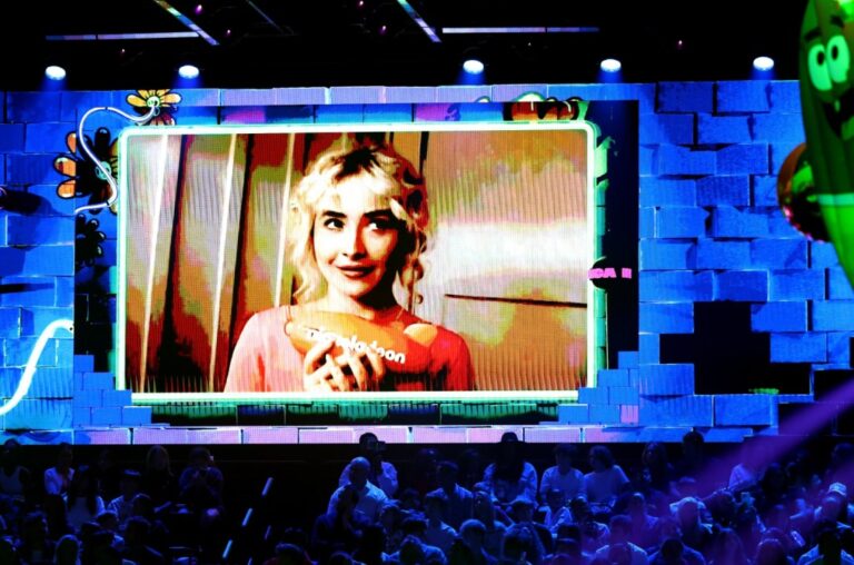 sabrina-carpenter-dominates-2025-kids-choice-awards-with-three-wins