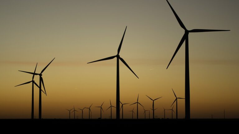 senate-gop-tax-bill-threatens-future-of-wind-and-solar-power-advocates-warn