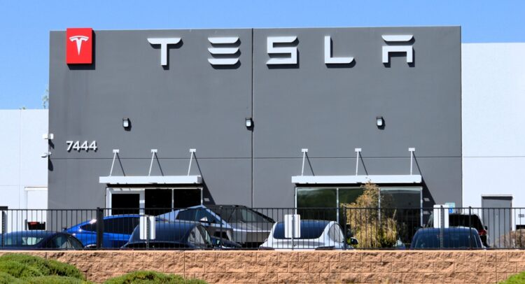Mesa,,Az,-,Sept,08,2024:,Tesla,Ev,Cars,Parked